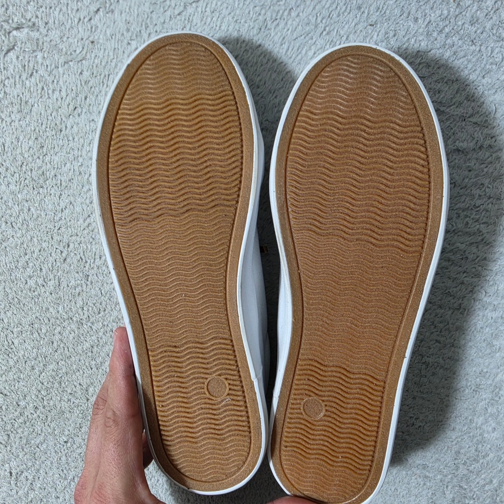 Tommy Bahama Sneakers Women Size 8 White Canvas Leather Laces Nautical Low Top - Picture 5 of 7